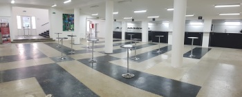 Divadlo-Mir-foyer-s-novymi-LED-svitidly_foto-Jan-Lipovsky