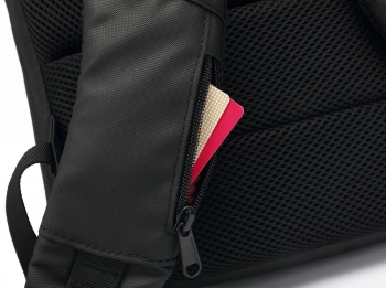 Batoh-s-ochranou-proti-kradeziYBB-1501_4