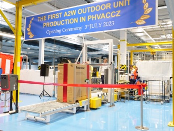 Slavnostni-zahajeni-vyroby-venkovnich-jednotek-tepelnych-cerpadel-Aquarea-v-Plzni-2