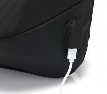 USB-kabel_Bezpecnostni-batoh-YENKEE-YBB-1501-NOMAD