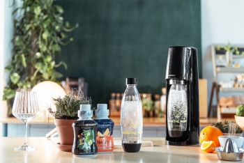 sodastream_cocktail_party_lifestyle