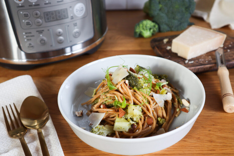Brokolicové špagety z jednoho hrnce
