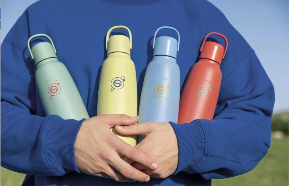 Jak vzít perlivou vodu kamkoliv a udržet ji čerstvou celé hodiny?