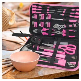 Vítaná pomoc i netradiční dárek: Dámská sada nářadí Fieldmann