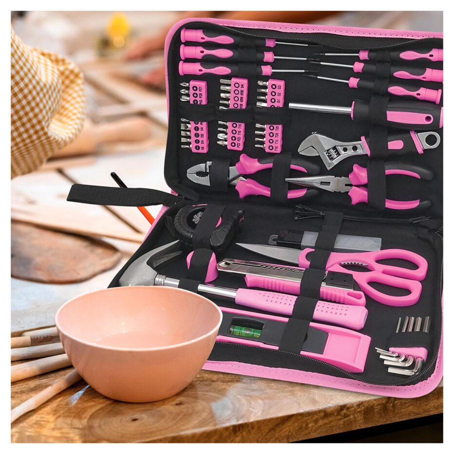 Vítaná pomoc i netradiční dárek: Dámská sada nářadí Fieldmann