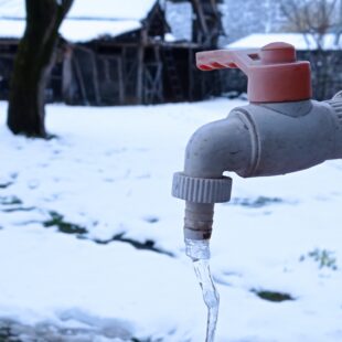 Jak předejít zamrznutí čerpadla nebo domácí vodárny?