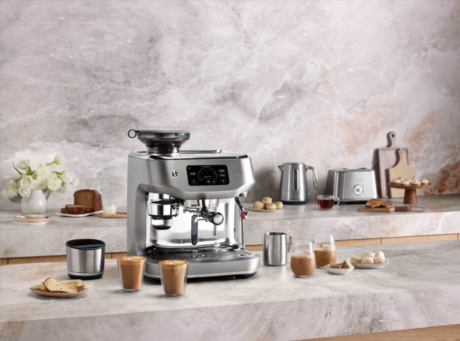 Máte doma prémiový kávovar, ale káva už nechutná jako dřív? Tajemství dokonalého šálku tkví v detailech, které často přehlížíme