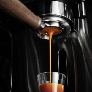 Domácí espresso: Proč tradičních sedm gramů dnes nestačí?