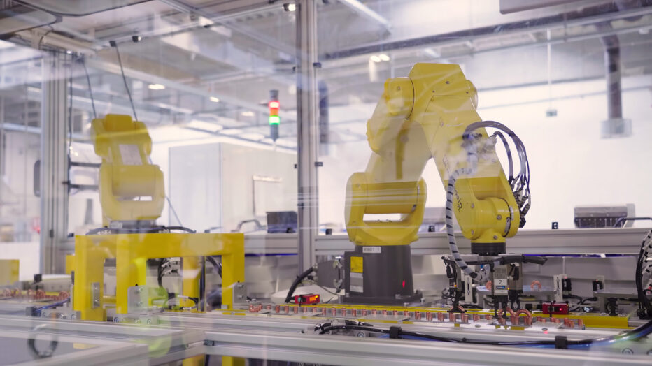 Panasonic v Plzni sází na chytrou výrobu: Automatizaci, vlastní díly a AI