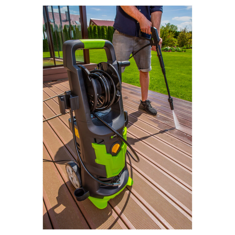 Fieldmann uvádí kompletní řešení pro podzimní úklid na zahradě: fukary, vysavače, štěpkovače, drtiče i vysokotlaké myčky